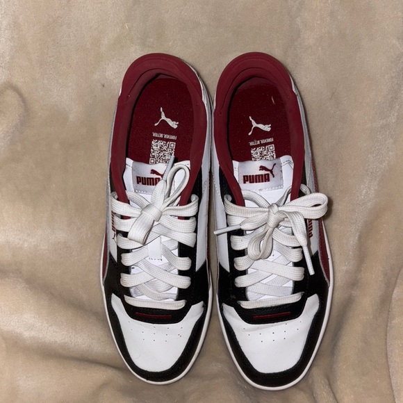 Women’s Puma Carina Street Sneakers - Picture 2 of 3